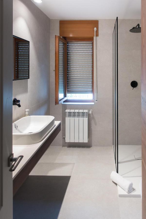Apartamentos Barcella Tapia 타피아 데 카사리에고 외부 사진