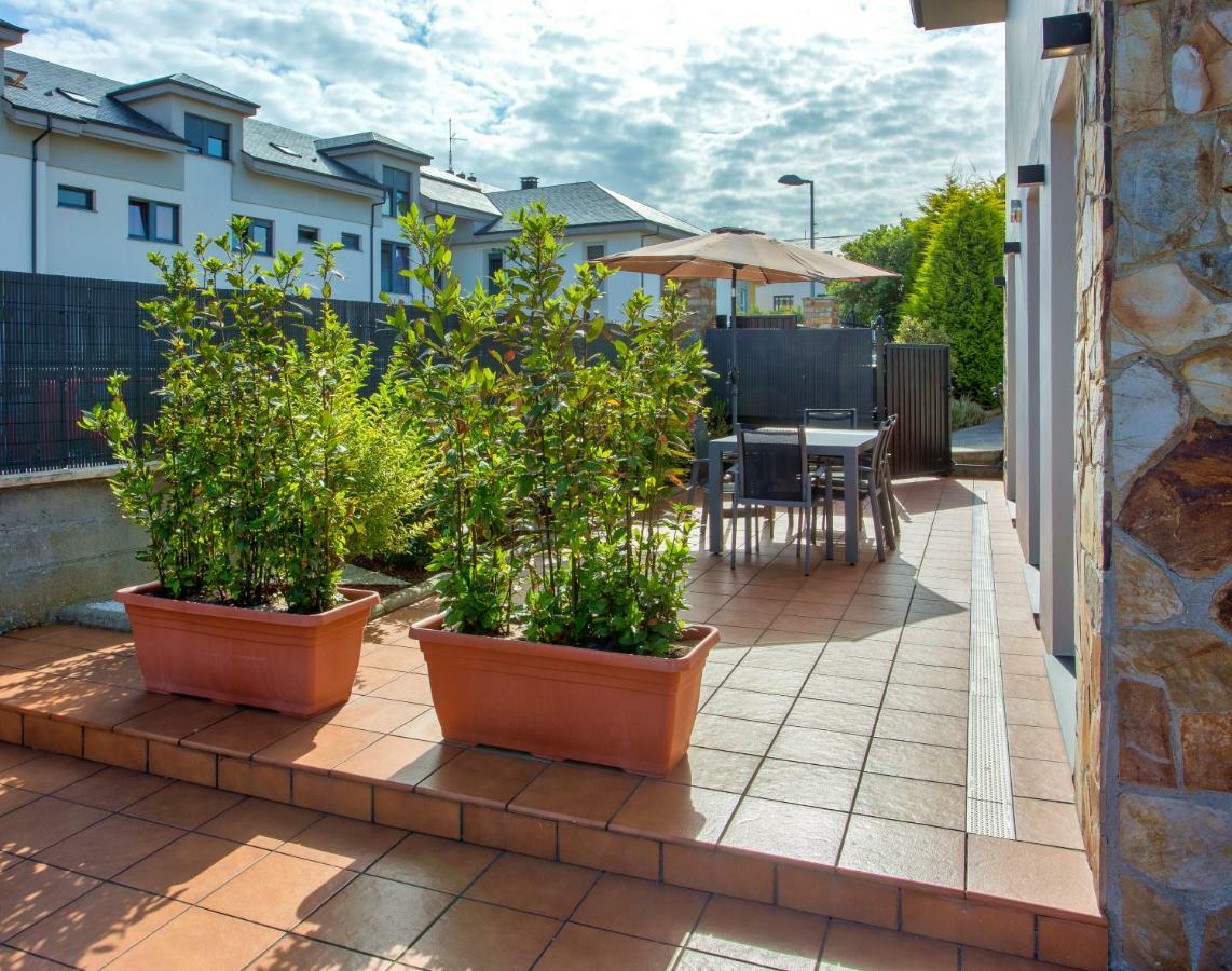 Apartamentos Barcella Tapia 타피아 데 카사리에고 외부 사진